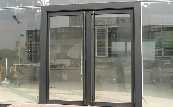 阿合奇玻璃地弹门