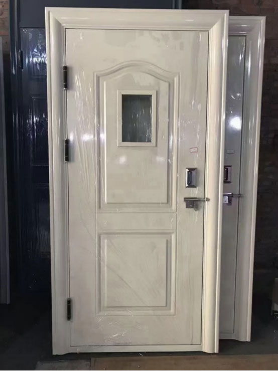 阿合奇学校教室门