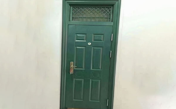 阿合奇学校教室门