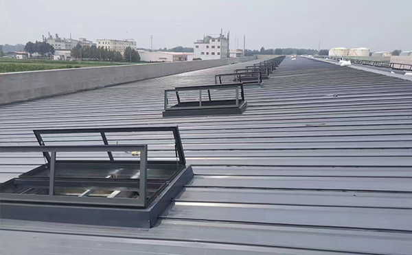 某中学室内体育馆阿合奇排烟窗改造项目