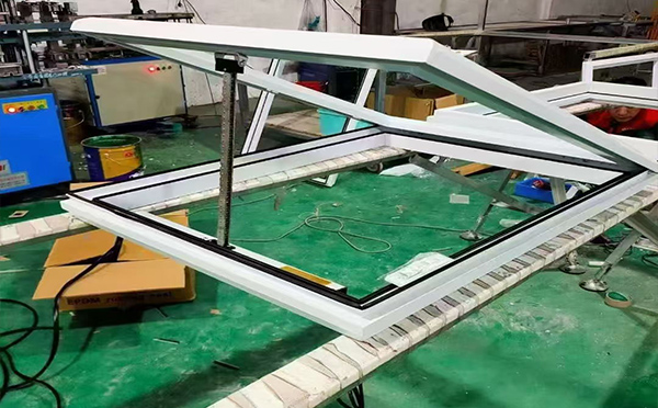 某地下车库出入口阿合奇排烟窗配置工程