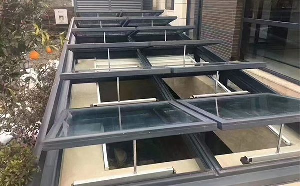 某轨道交通车辆维修车间阿合奇排烟窗应用