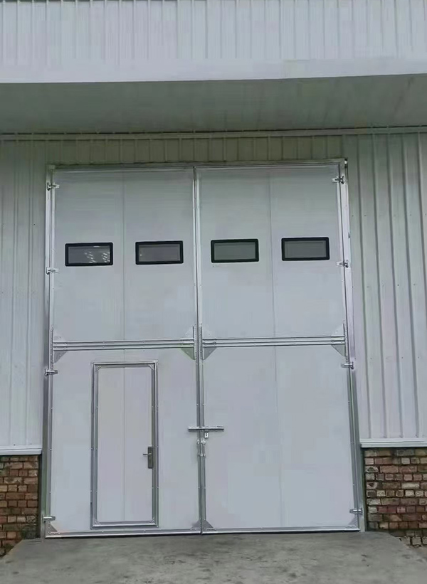 阿合奇工业门在设备装配车间出入口的实施记录